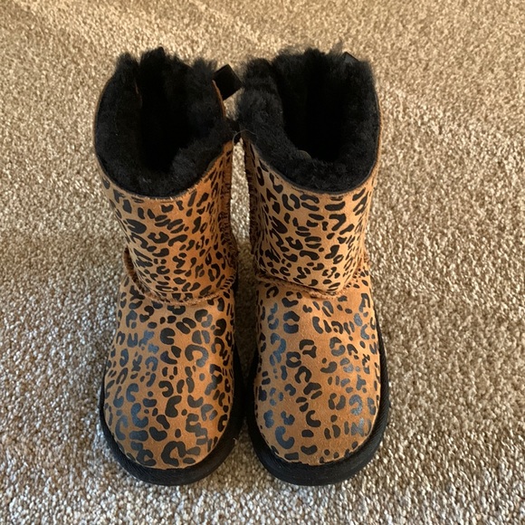 UGG Other - UGGS. Kids.  size 10.   Pristine condition   ❤️❤️❤️